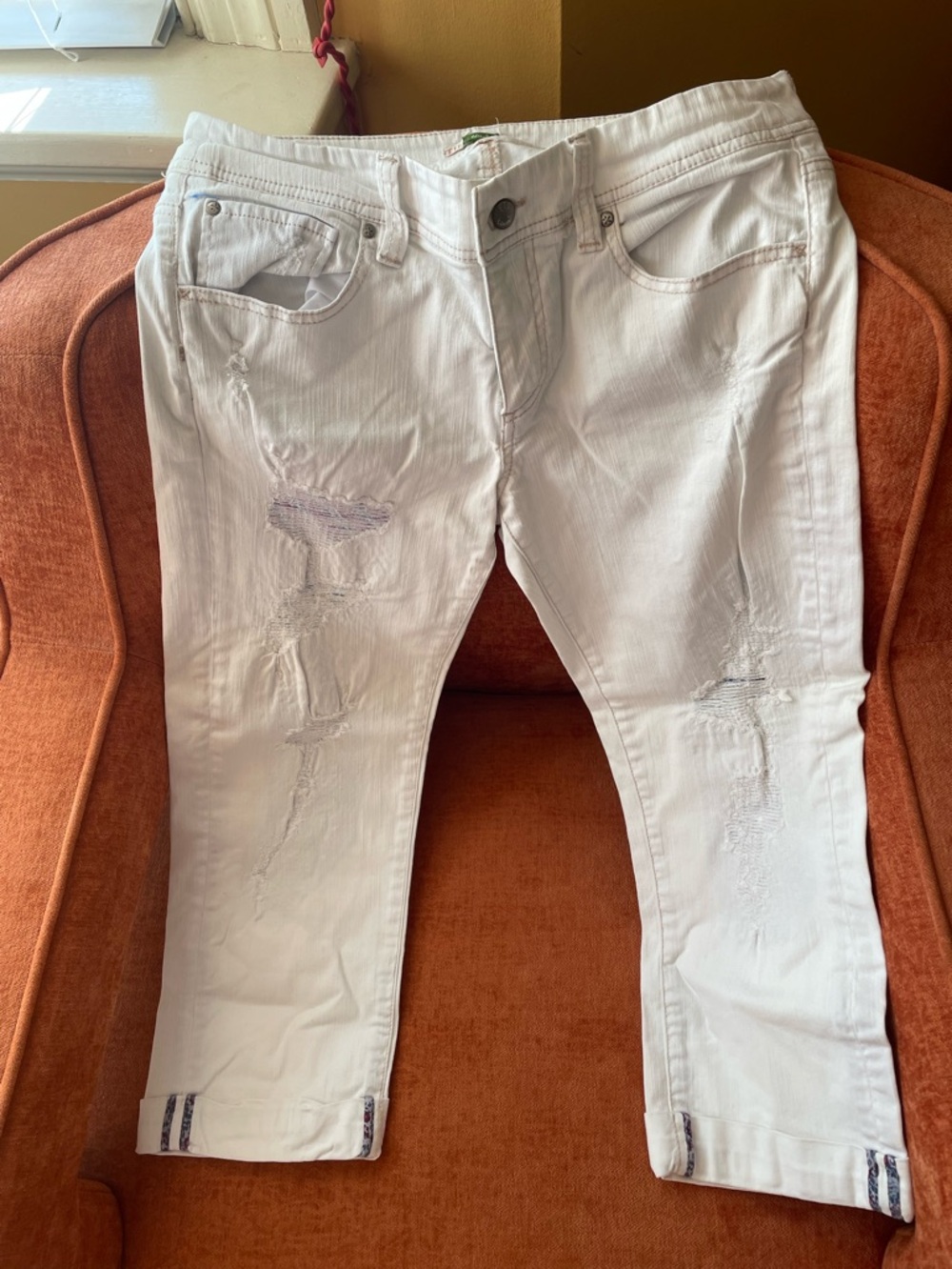 ETT twa Anthropologie Jeans, Cropped and Distressed